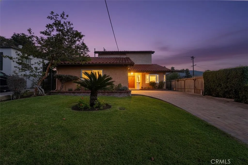 658 Glenmore