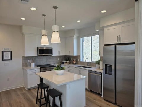 Photo of 719 Vibrant Gln, Escondido, CA 92026 (MLS # NDP2608802)
