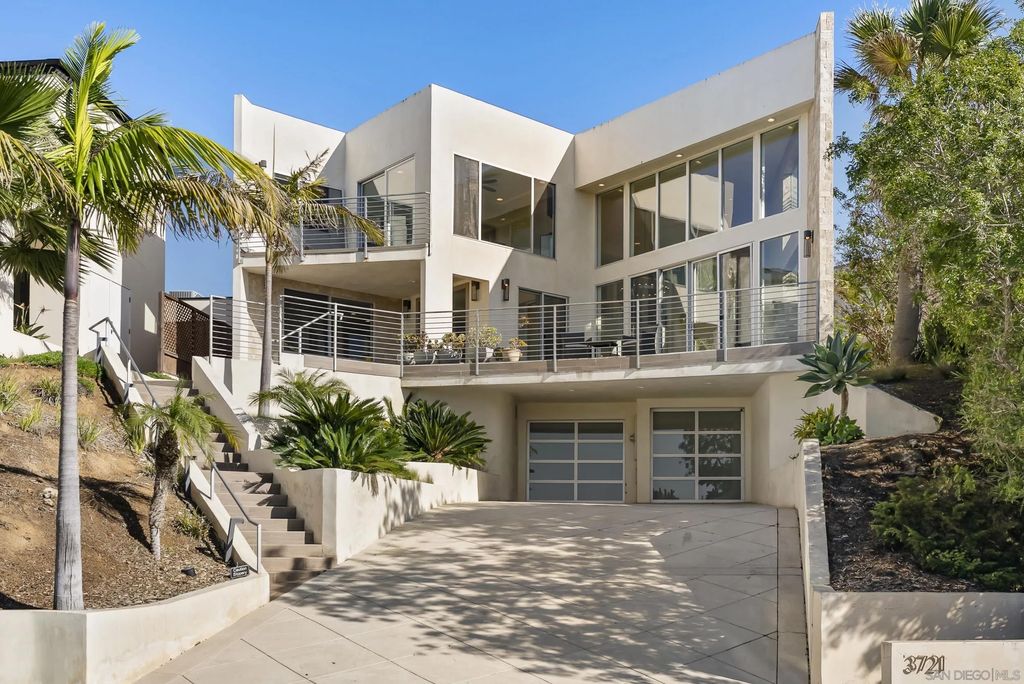 Photo of 13721 Pine Needles, Del Mar, CA 92014 (MLS # 250045719)