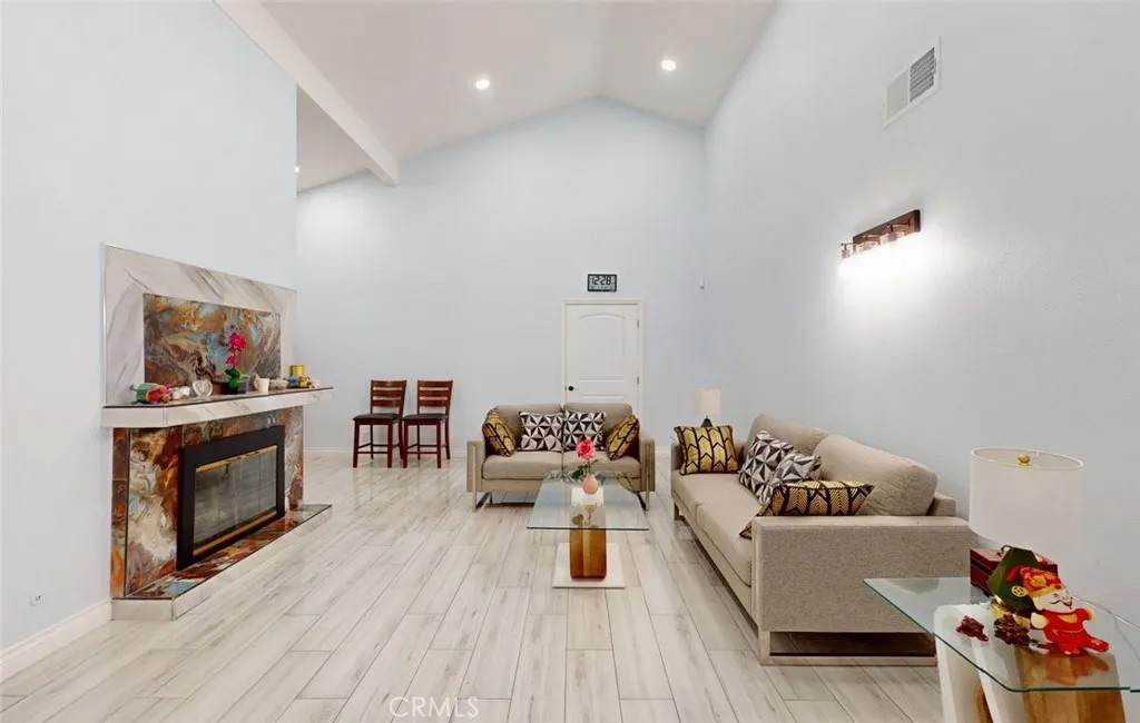 6124 E Camino Correr