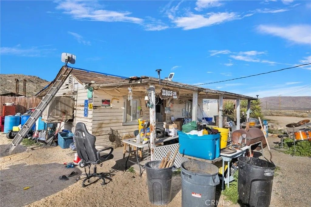 Photo of 11805 Cove Rd, Lucerne Valley, CA 92356 (MLS # HD26028523)