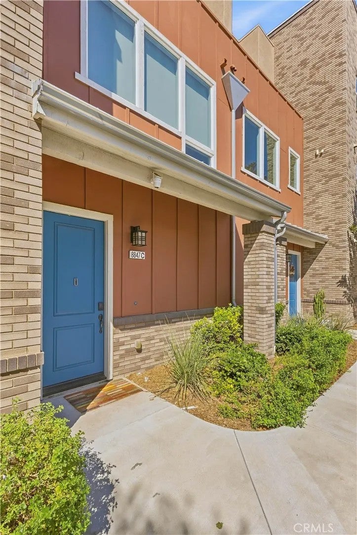 8847 Jacaranda C