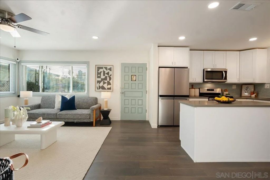 Photo of 941 8Th St, Imperial Beach, CA 91932 (MLS # 260010239)