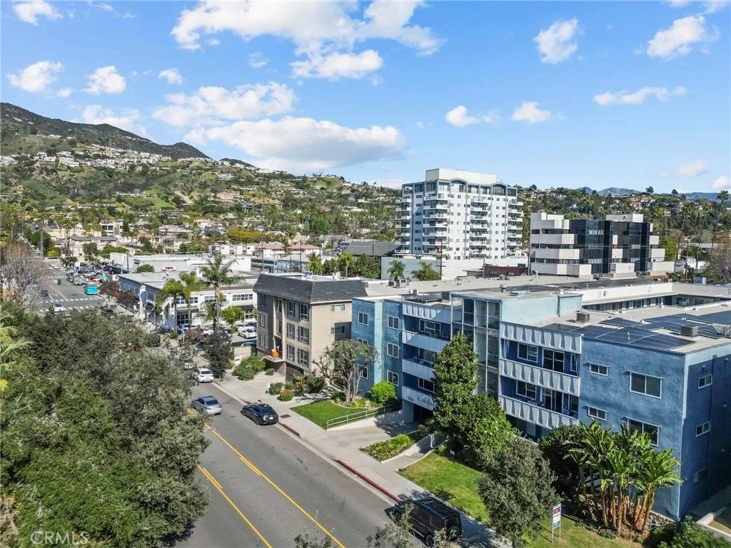 Photo of 1126 N Central Ave #308, Glendale, CA 91202 (MLS # SR26062406)