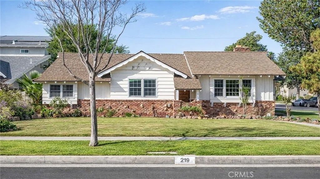 Photo of 219 Ladera Vista, Fullerton, CA 92831 (MLS # PW26023115)