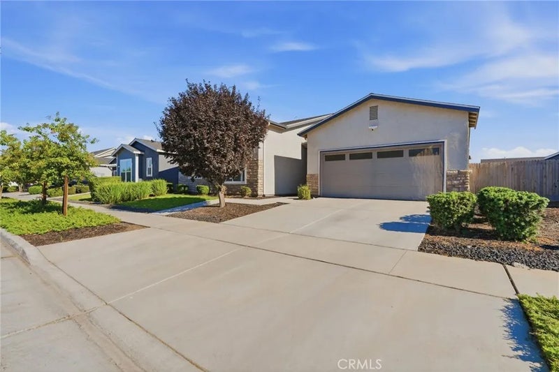 2407 W Andrew