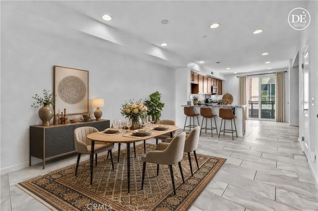 83 Waldorf