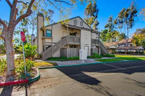 Photo of 1953 Wellington Lane #5, Vista, CA 92081 (MLS # 260001329)