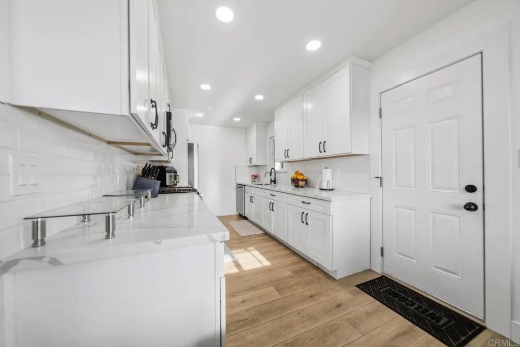 649 S 61St Street