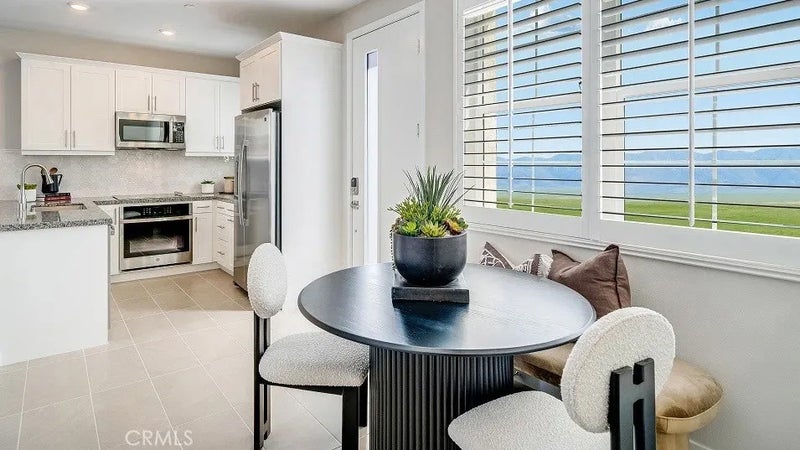 2660 E Lincoln Paseo