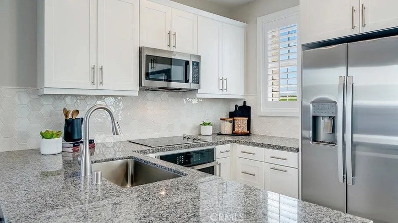 2660 E Lincoln Paseo