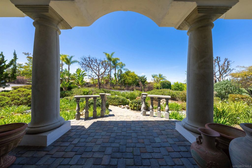 Photo of 3377 Calle Margarita, Encinitas, CA 92024 (MLS # 260006986)