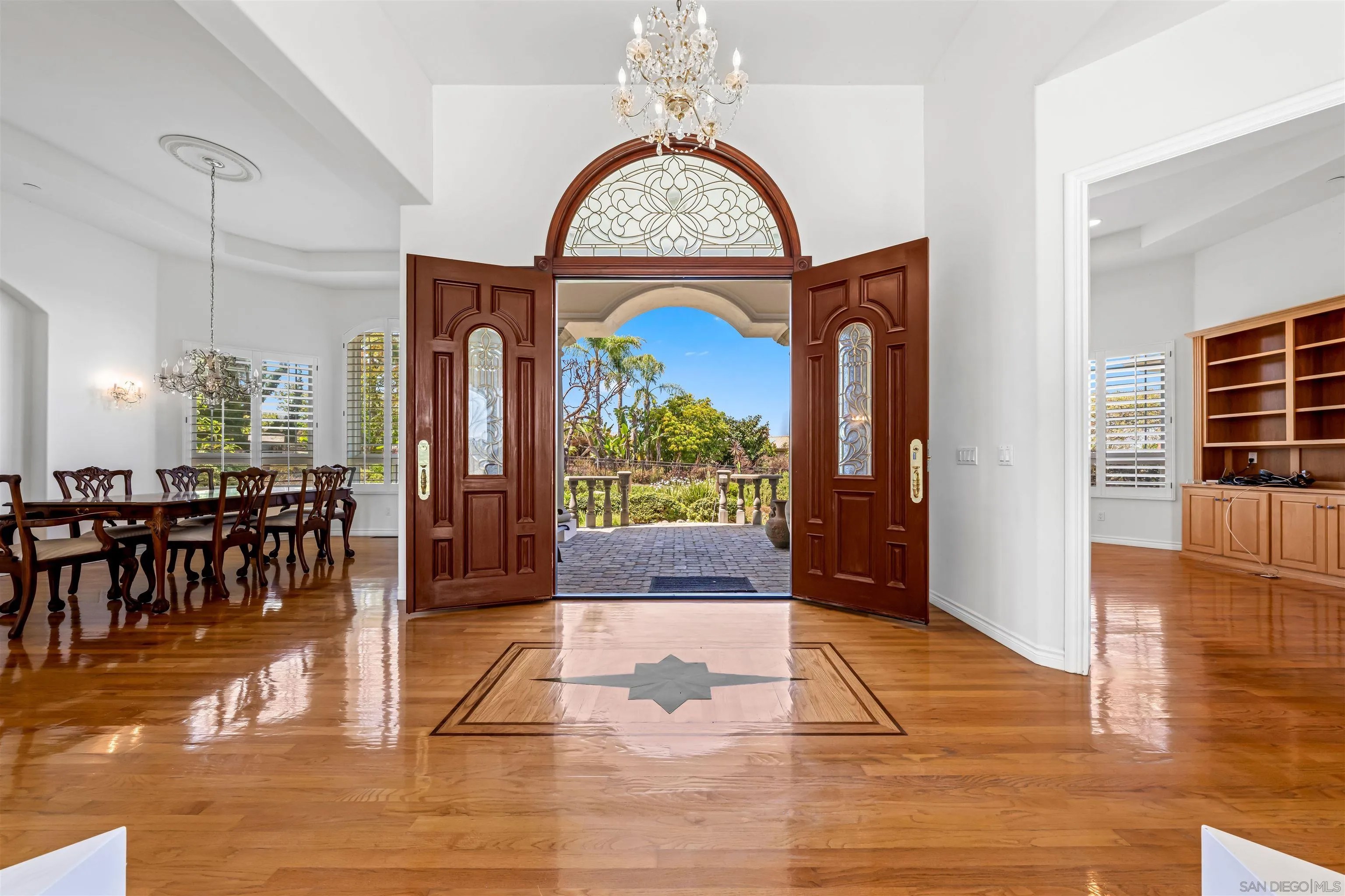 3377 Calle Margarita