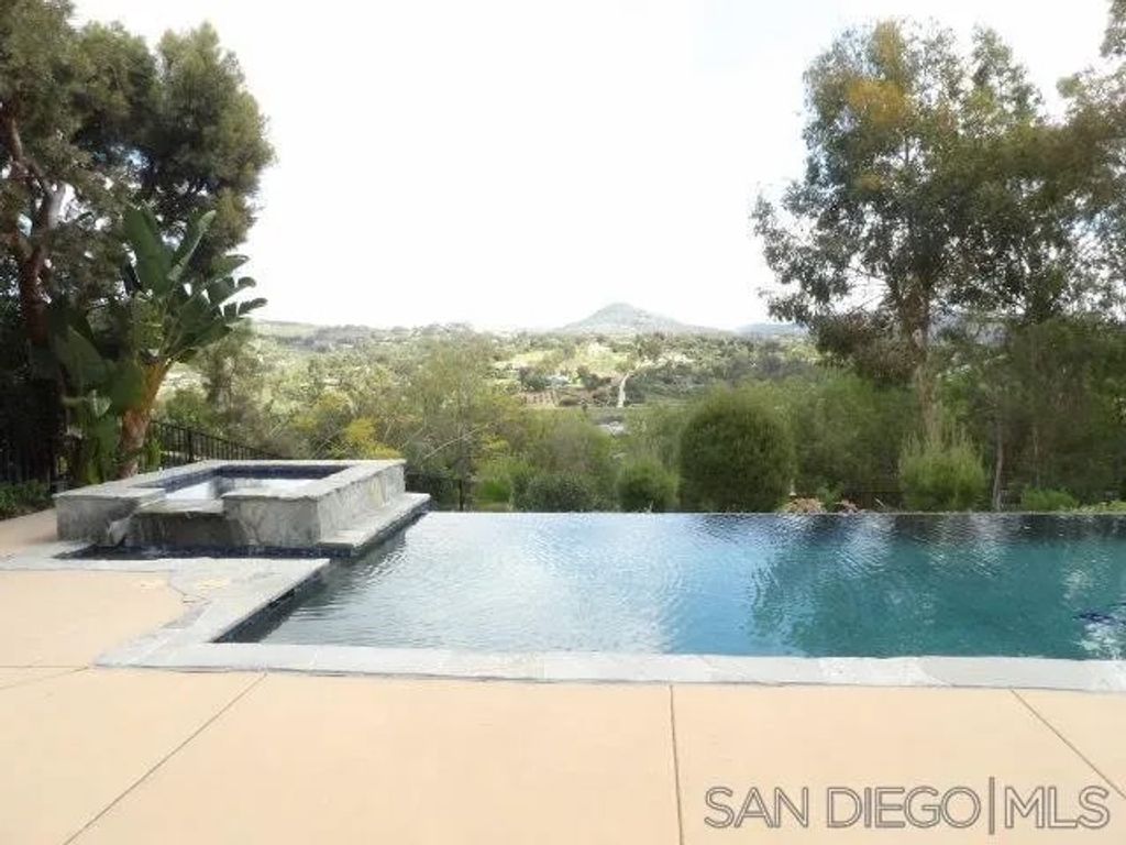 Photo of 3377 Calle Margarita, Encinitas, CA 92024 (MLS # 260006986)