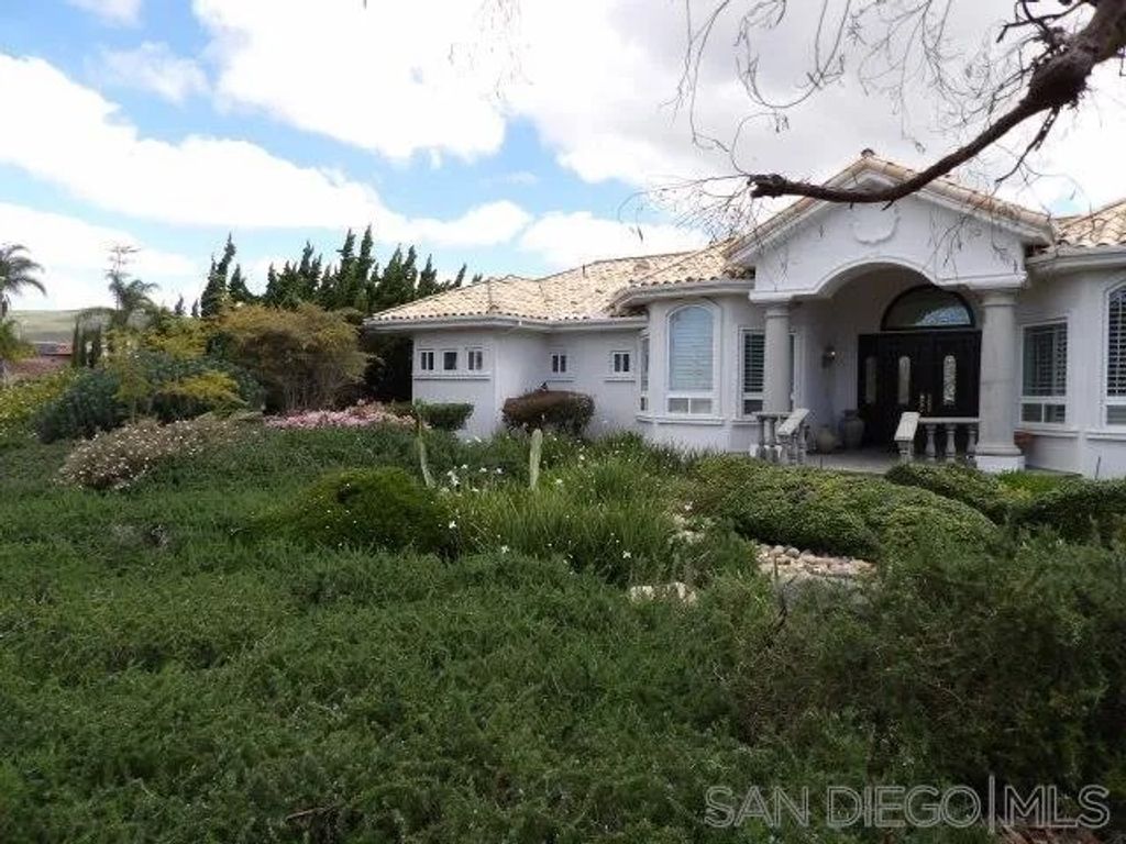 Photo of 3377 Calle Margarita, Encinitas, CA 92024 (MLS # 260006986)