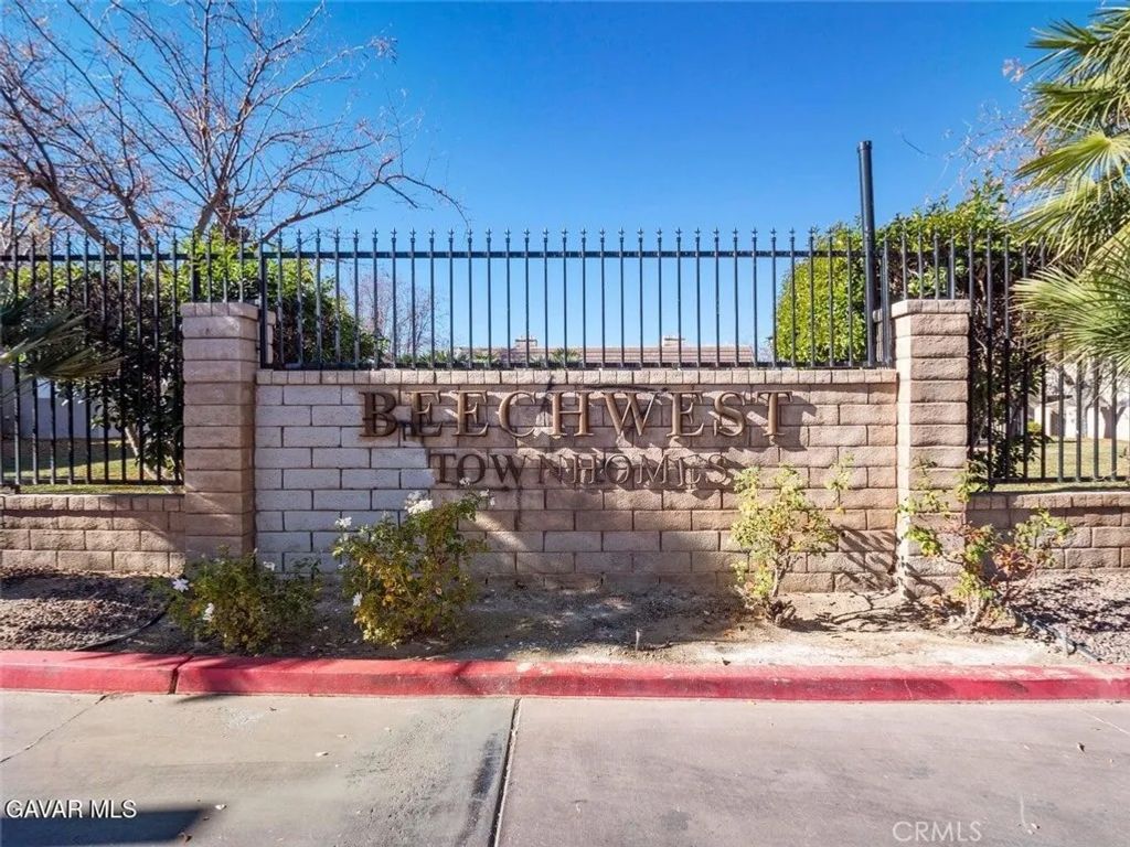 Photo of 425 W Avenue J5, Lancaster, CA 93534 (MLS # SR25282107)