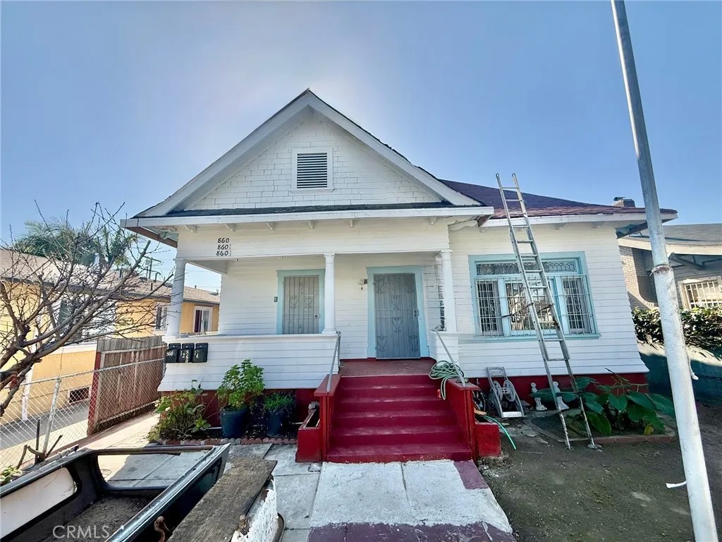 860 W 54th