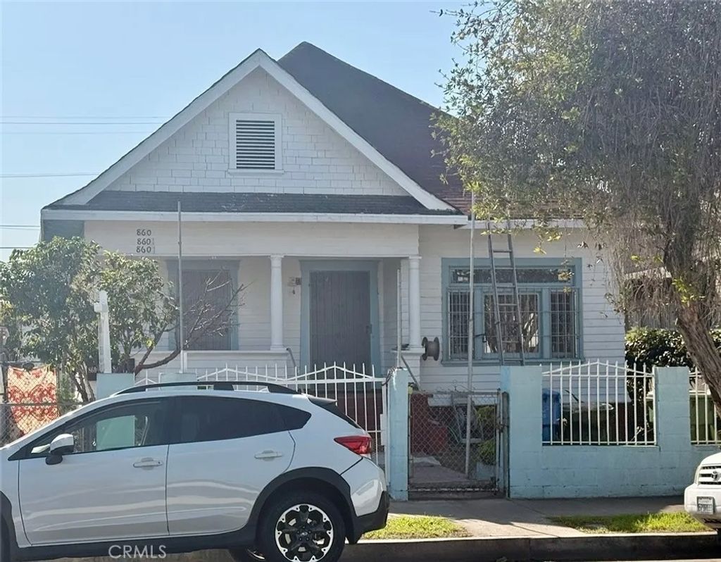 Photo of 860 W 54th St, Los Angeles, CA 90037 (MLS # WS26024321)