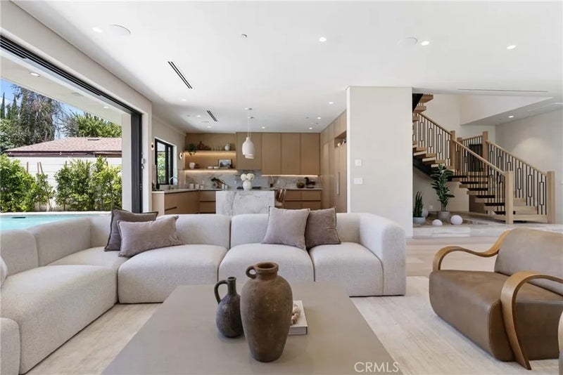 15721 Addison