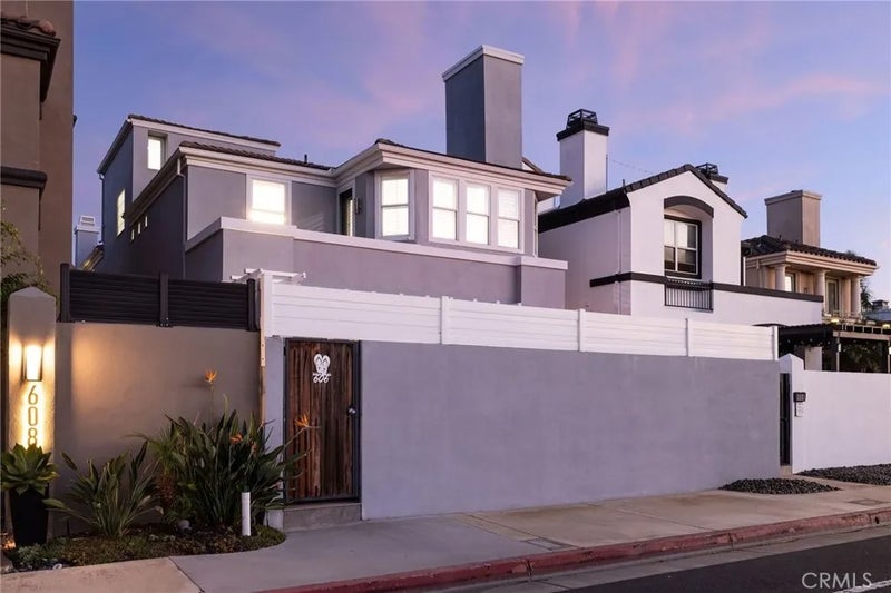 606 Goldenwest Street
