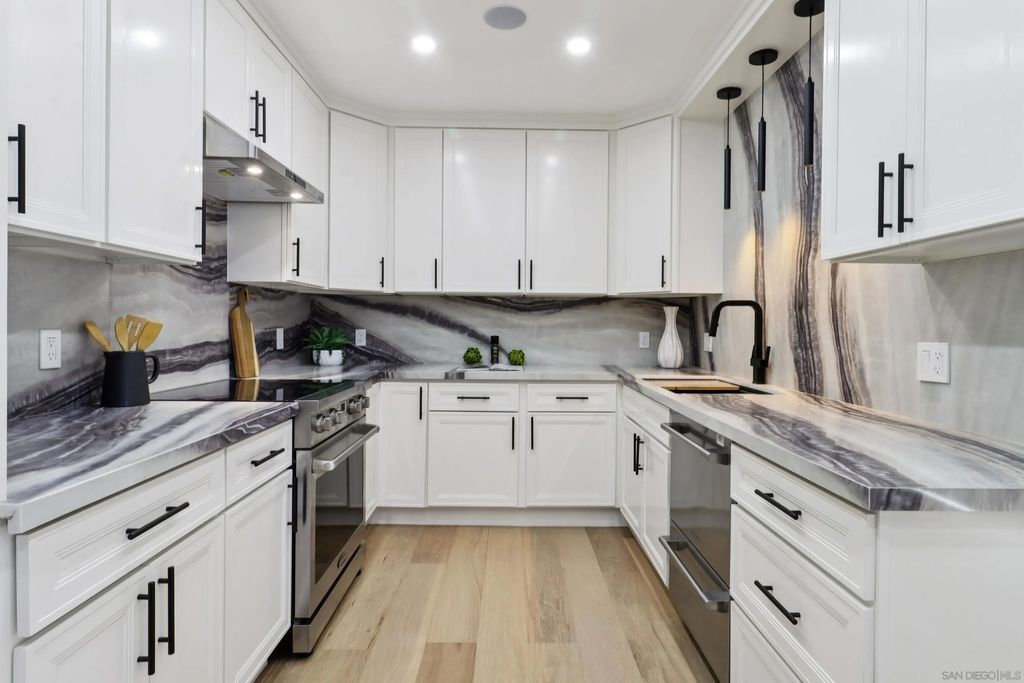 Photo of 700 Front St #1402, San Diego, CA 92101 (MLS # 260003876)