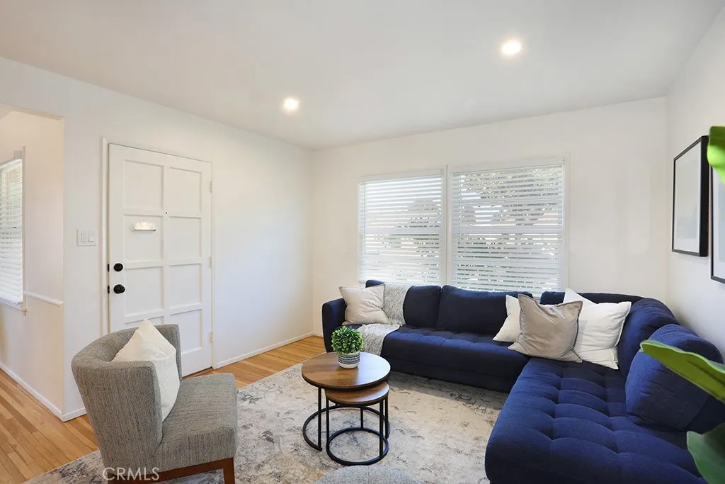 164 N Stevens