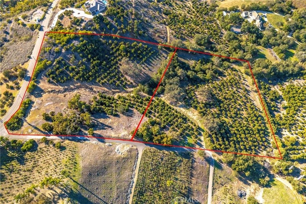 Photo of 14 Via Vaquero, Temecula, CA 92590 (MLS # SW25277976)