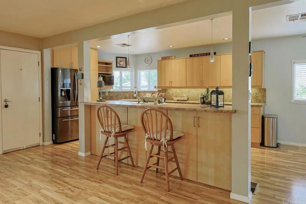 9255 Magnolia Ave Spc 315