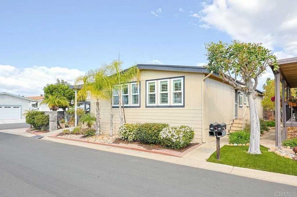 9255 Magnolia Ave Spc 315