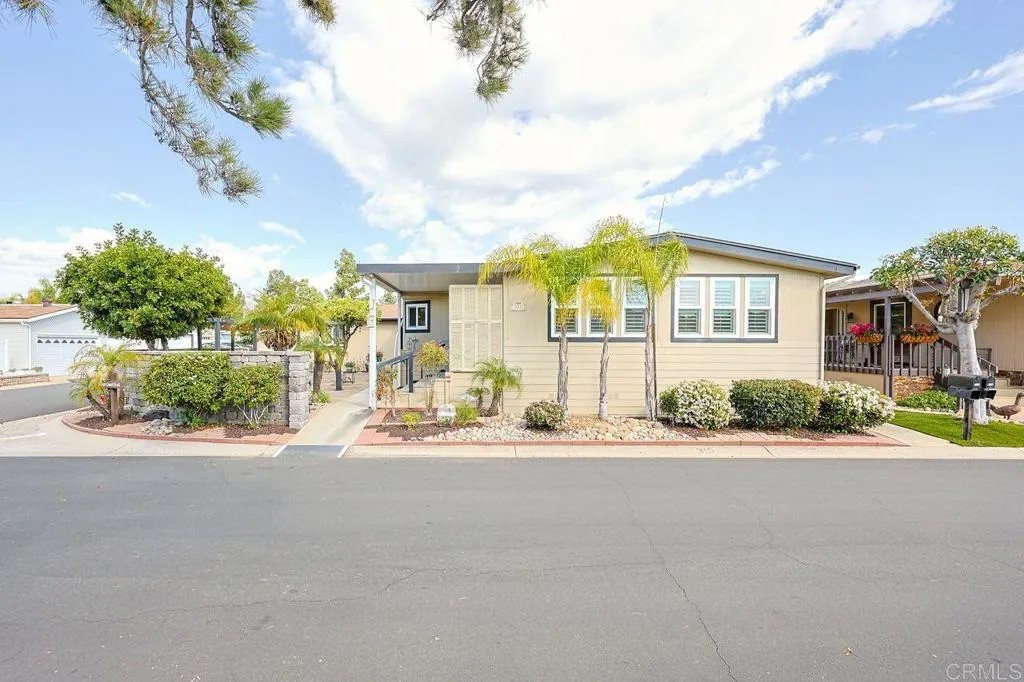 9255 Magnolia Ave Spc 315