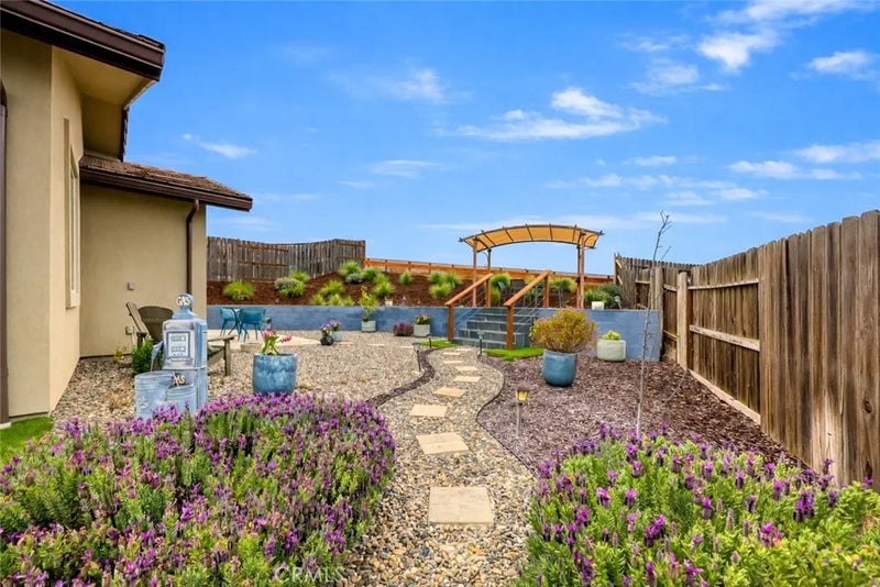 3530 Lakeside Village