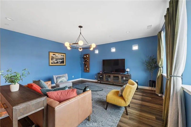 3530 Lakeside Village