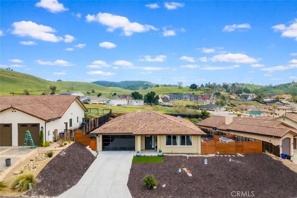 Photo of 3530 Lakeside Village, Paso Robles, CA 93446 (MLS # SC26053226)