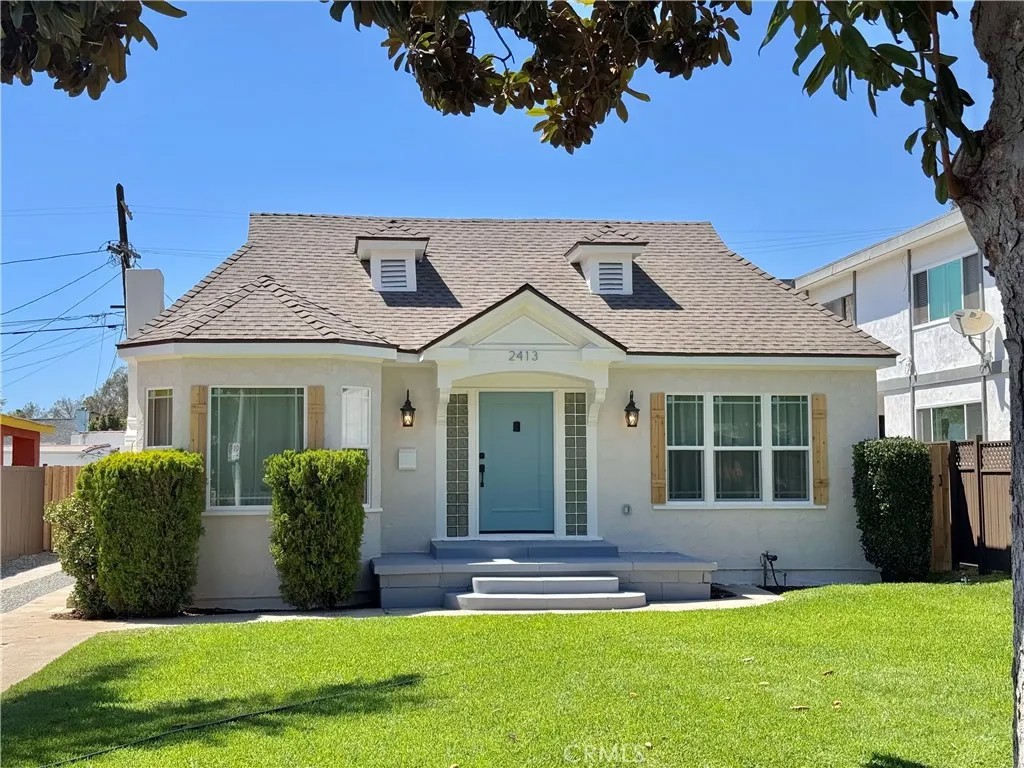 2413 S Victoria