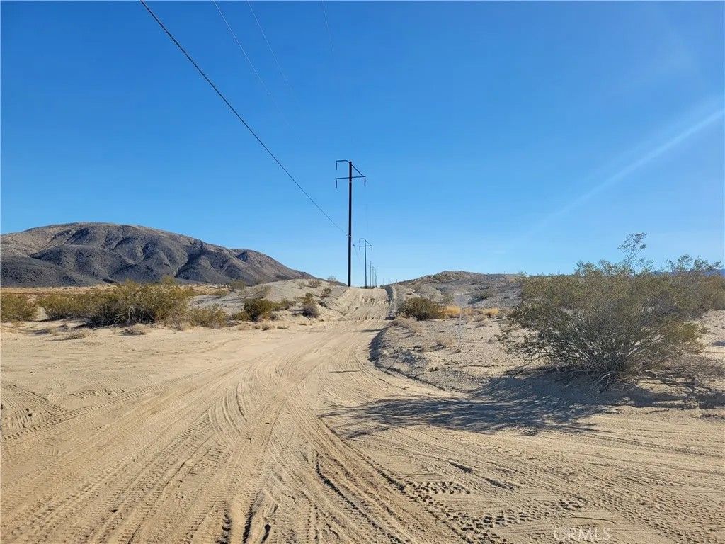 Photo of 0 Fran Lou, Joshua Tree, CA 92252 (MLS # HD25267066)
