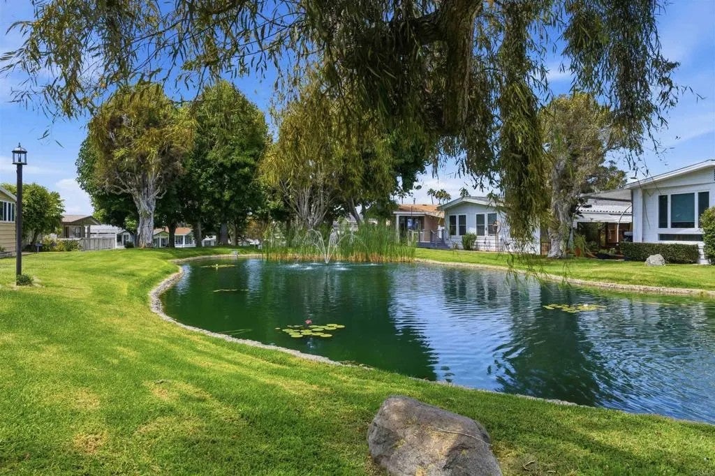 7234 Santa Barbara 319