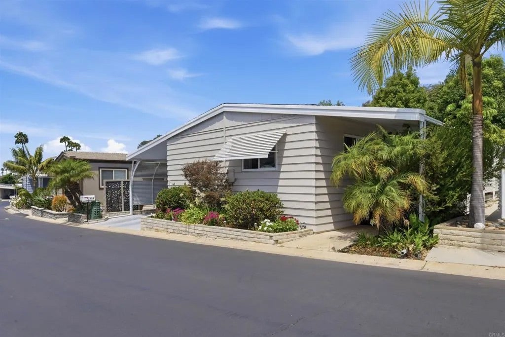 7234 Santa Barbara 319