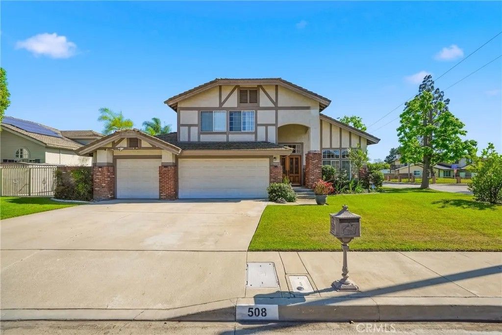 Photo of 508 E Payson St, Glendora, CA 91740 (MLS # CV26089486)