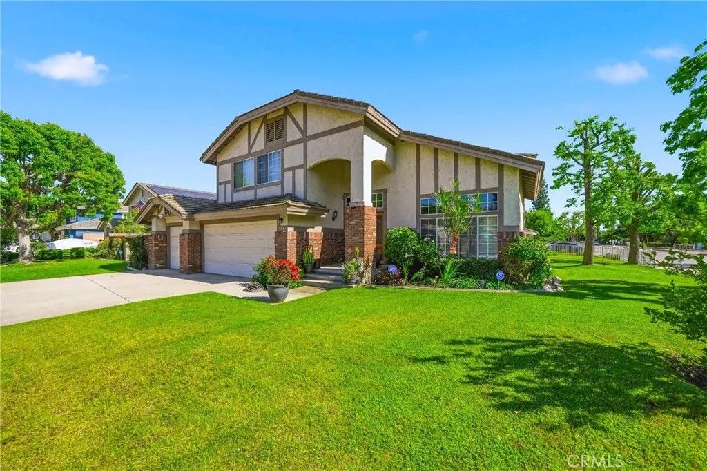 Photo of 508 E Payson St, Glendora, CA 91740 (MLS # CV26089486)