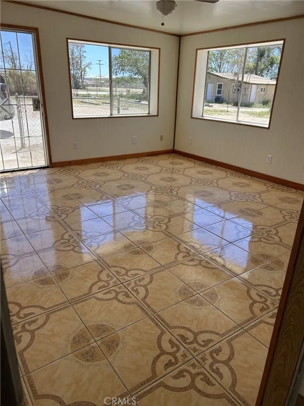 Photo of 19306 National Trails, Oro Grande, CA 92368 (MLS # HD25277700)