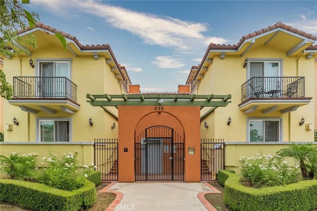 Photo of 430 W Wilson Ave #116, Glendale, CA 91203 (MLS # BB26064709)