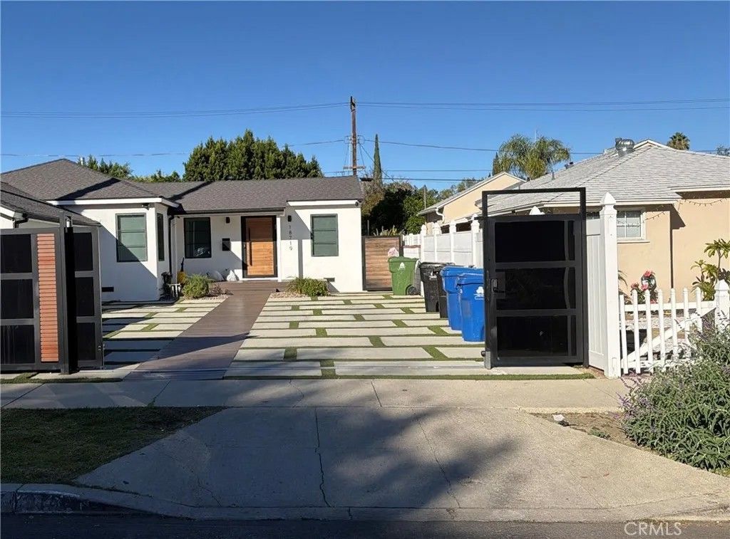 Photo of 18719 Martha, Tarzana, CA 91356 (MLS # SR25264020)