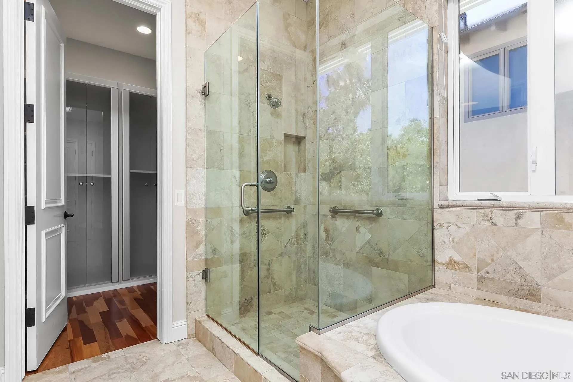 La Jolla, California 92037, United States, 3 Bedrooms Bedrooms, ,4 BathroomsBathrooms,Residential,Active,201332