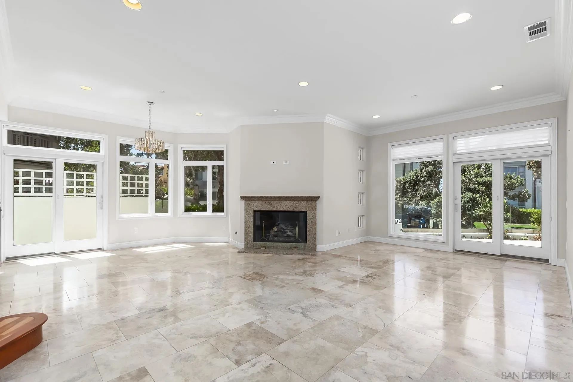 La Jolla, California 92037, United States, 3 Bedrooms Bedrooms, ,4 BathroomsBathrooms,Residential,Active,201332