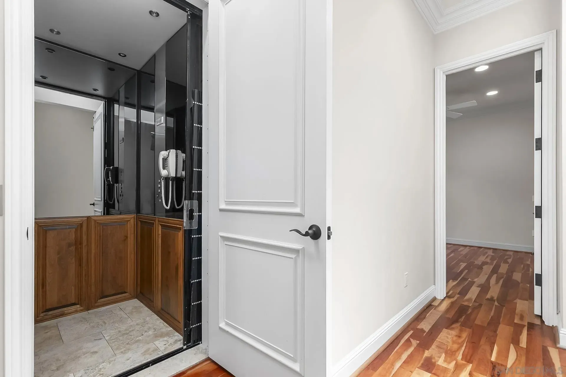 La Jolla, California 92037, United States, 3 Bedrooms Bedrooms, ,4 BathroomsBathrooms,Residential,Active,201332