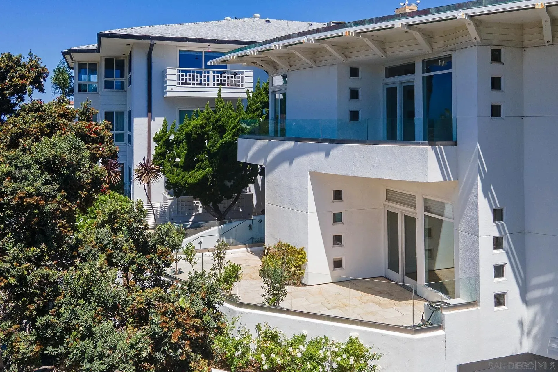 La Jolla, California 92037, United States, 3 Bedrooms Bedrooms, ,4 BathroomsBathrooms,Residential,Active,201332