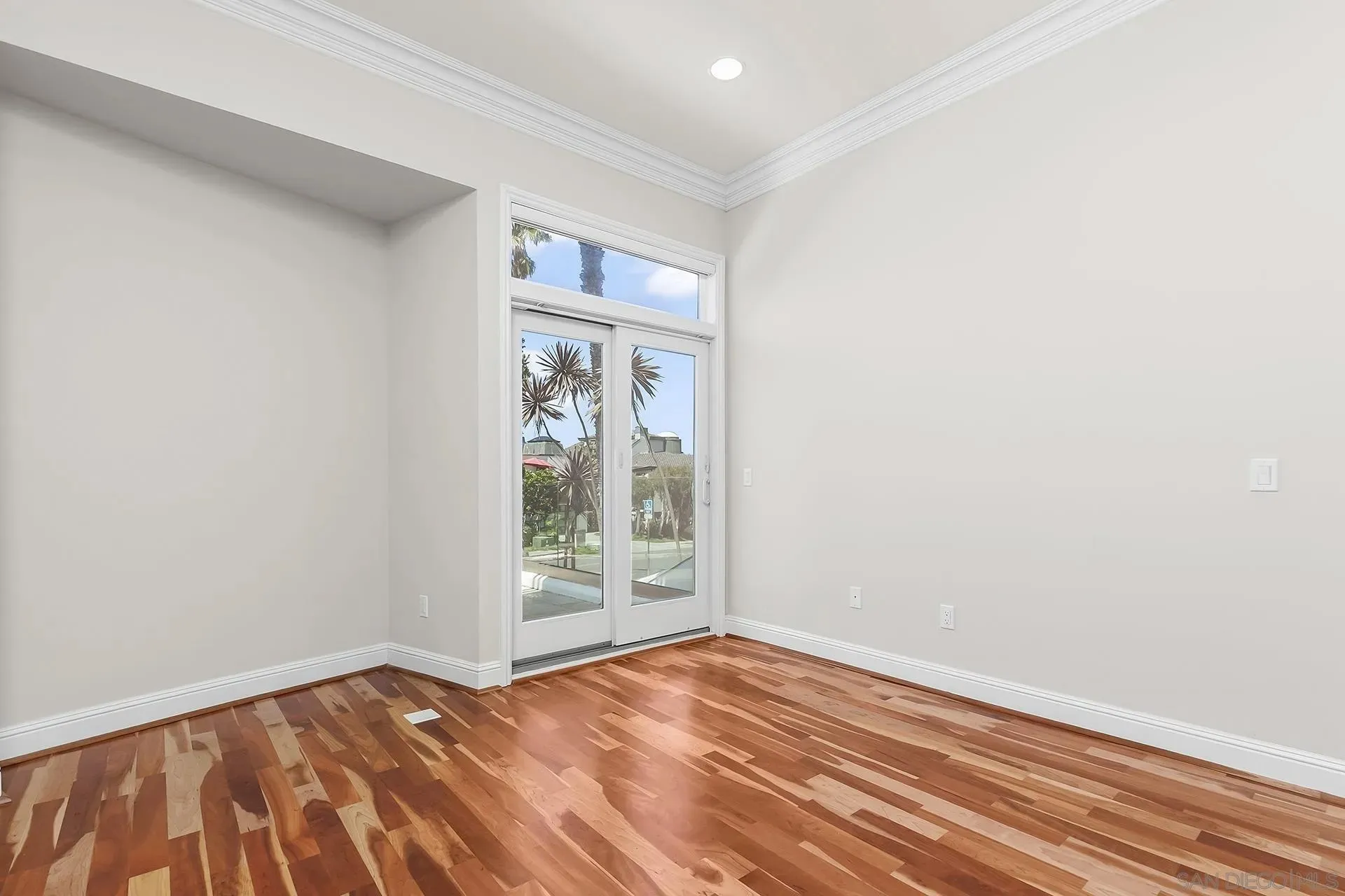 La Jolla, California 92037, United States, 3 Bedrooms Bedrooms, ,4 BathroomsBathrooms,Residential,Active,201332