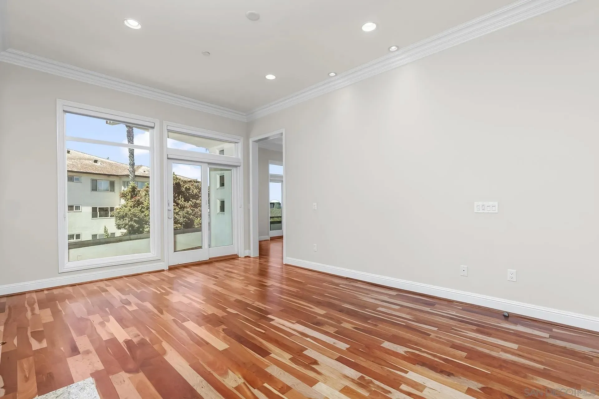 La Jolla, California 92037, United States, 3 Bedrooms Bedrooms, ,4 BathroomsBathrooms,Residential,Active,201332