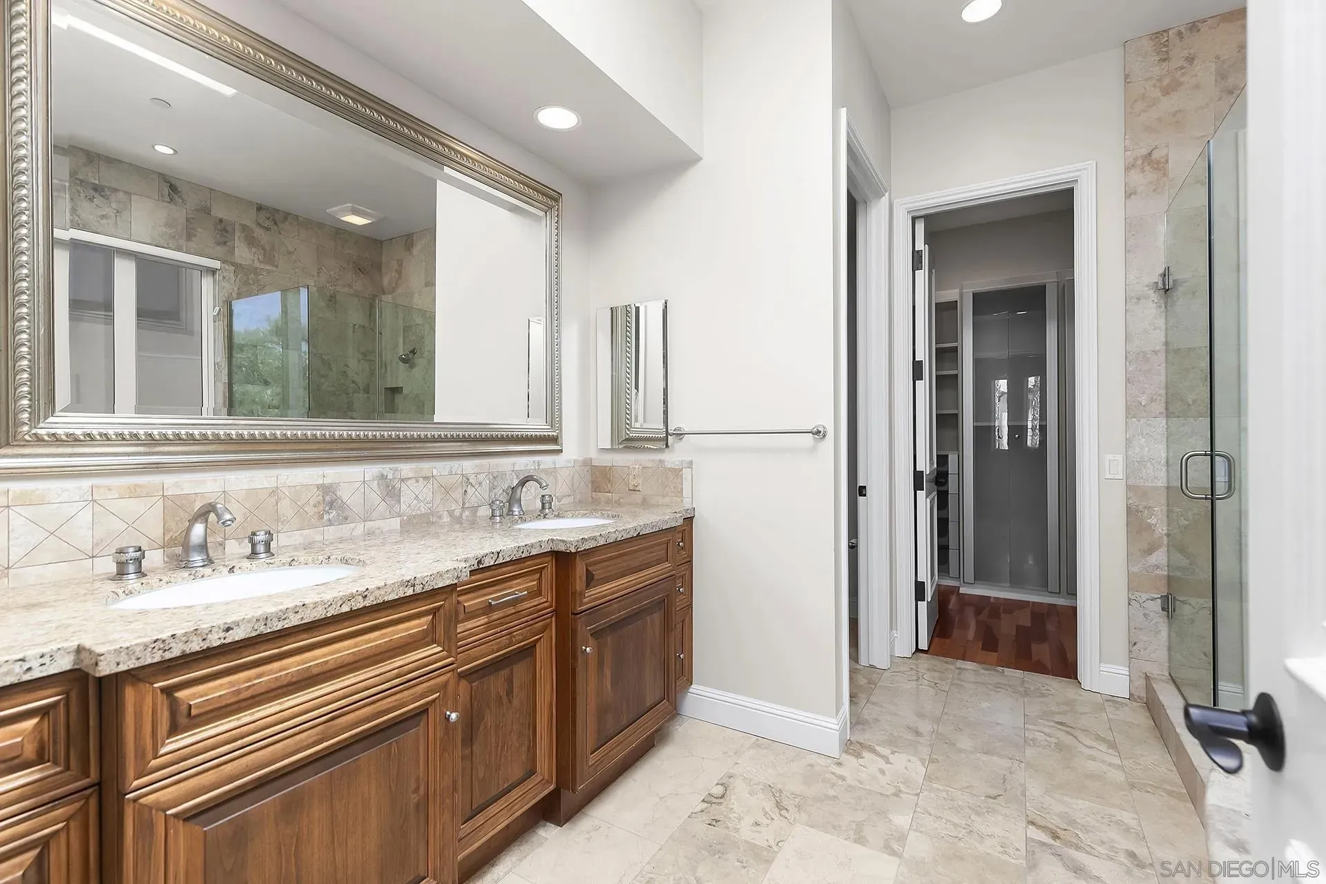 La Jolla, California 92037, United States, 3 Bedrooms Bedrooms, ,4 BathroomsBathrooms,Residential,Active,201332