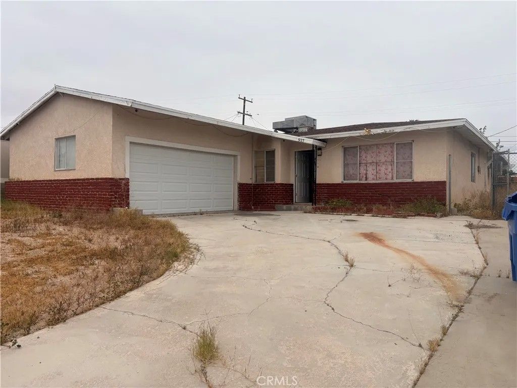 Photo of 917 E Virginia Way, Barstow, CA 92311 (MLS # CV26069682)